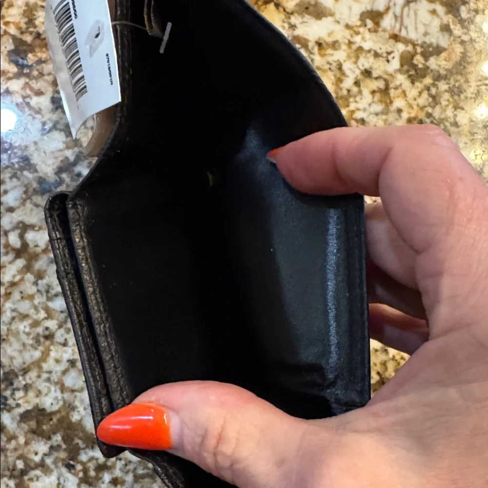 NEW IN‎ BOX. PERRY ELLIS WALLET